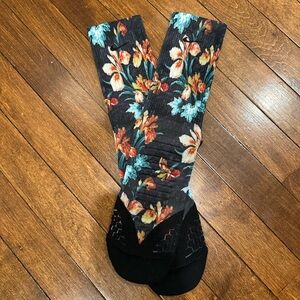 Nike - Floral Patterned Socks